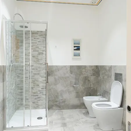 Grande In Centro 4 4 Bagni 公寓 *